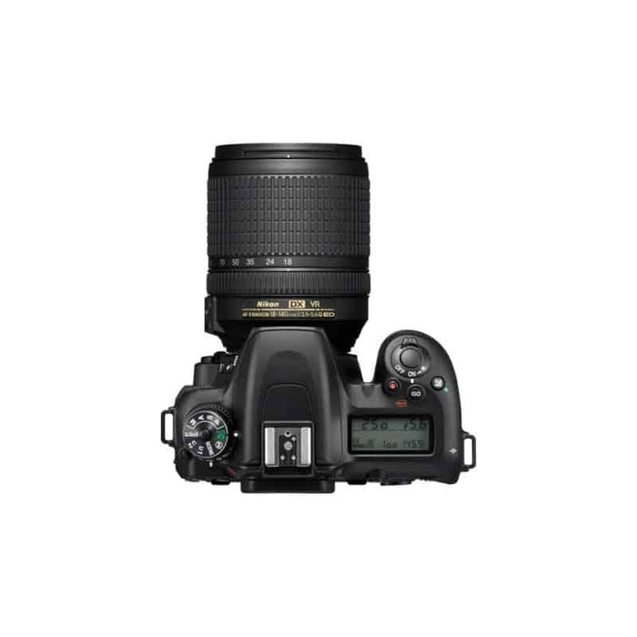 Nikon D7500 kit s AF-S 18-140mm f/3.5-5.6 VR