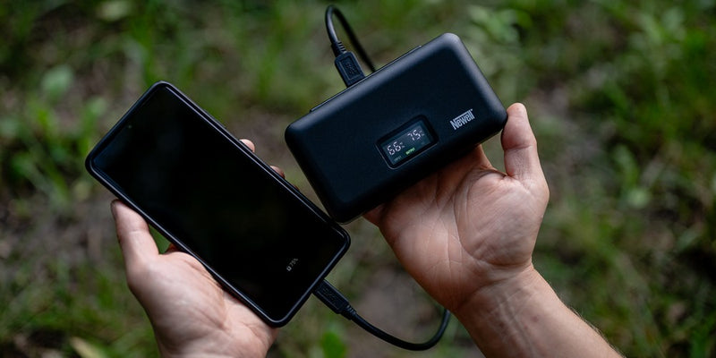 Newell Punjač LCD dual / powerbank / čitač SD kartice (Fuji NP-W126)