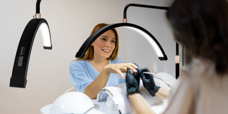 Newell LED light DIANIS - kozmetička rasvjeta