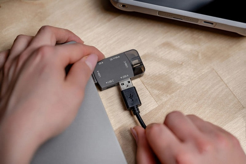 Newell HUB čitač kartica OTG 4in1 SD/MicroSD (adapter)