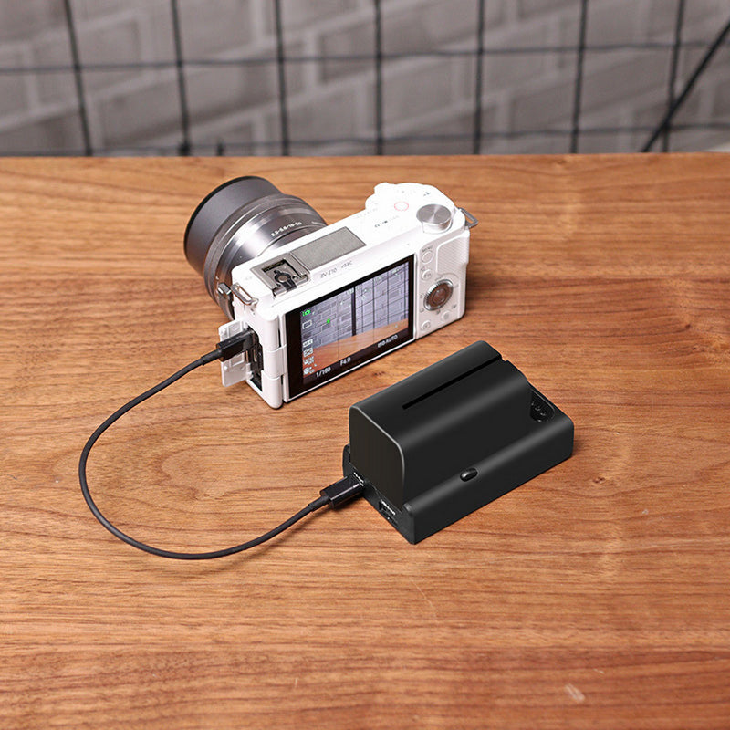 Ulanzi Punjač NP-F01 Multifunkcionalni NP-F punjač/powerbank