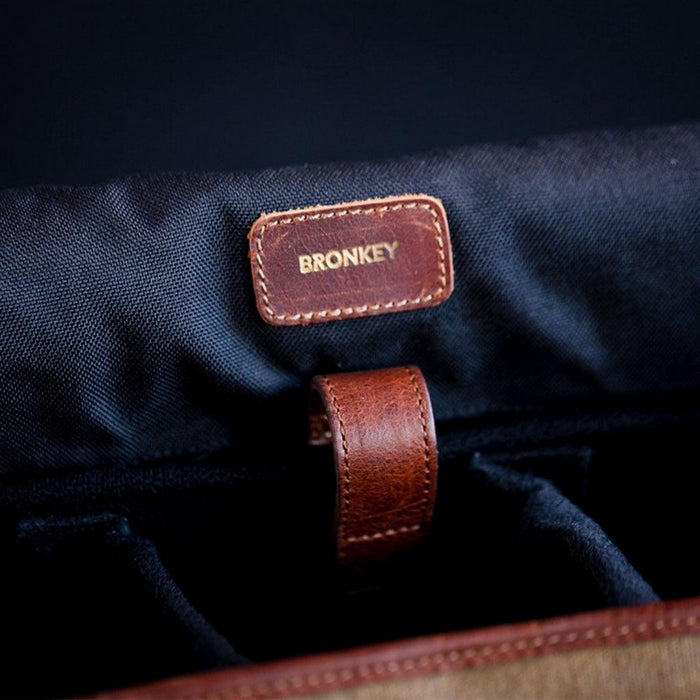 BRONKEY ROMA Olive Green waxed canvas foto torba