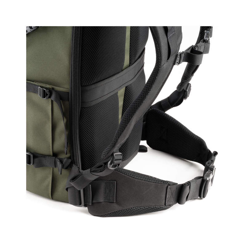 Think Tank - Darklight Backpack 20L Montane Green