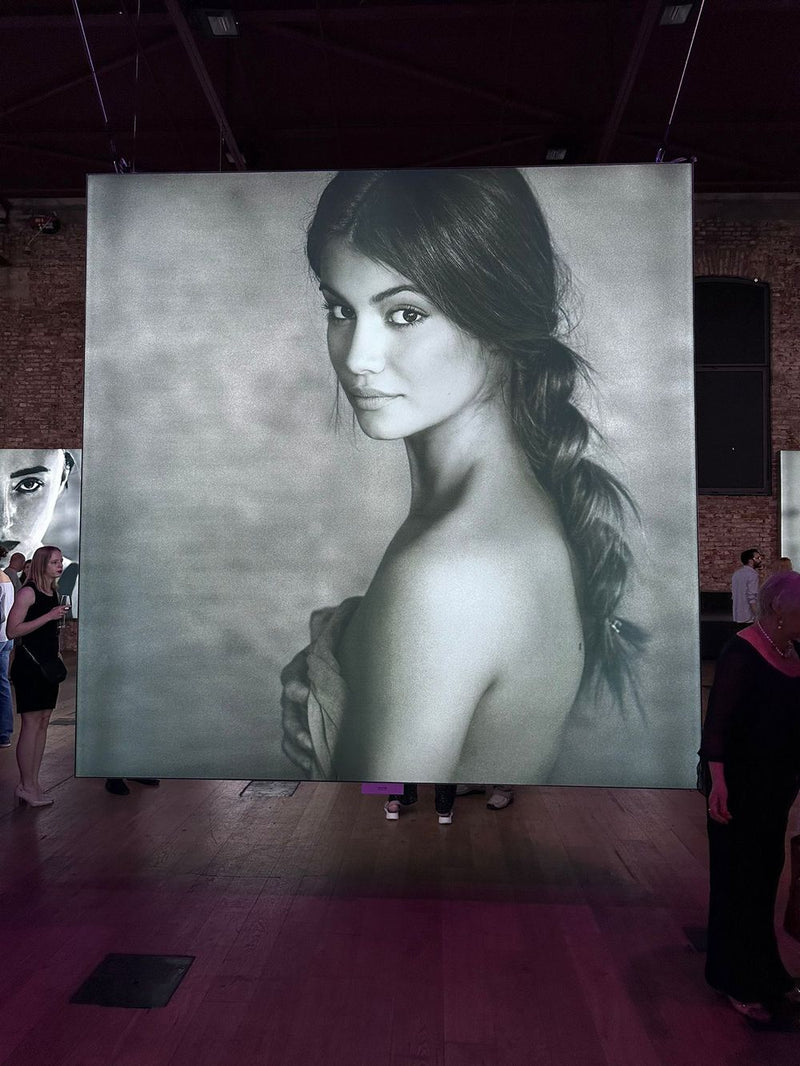 Knjiga - Romano Grozić, WOMAN – monografija