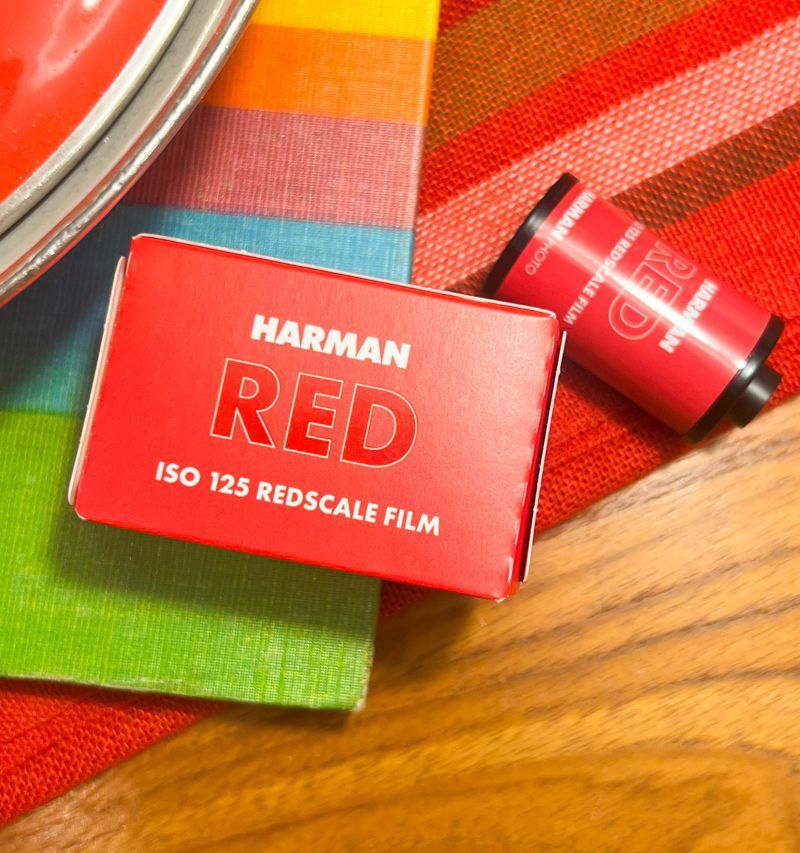 Harman RED 125 135/36 Color film