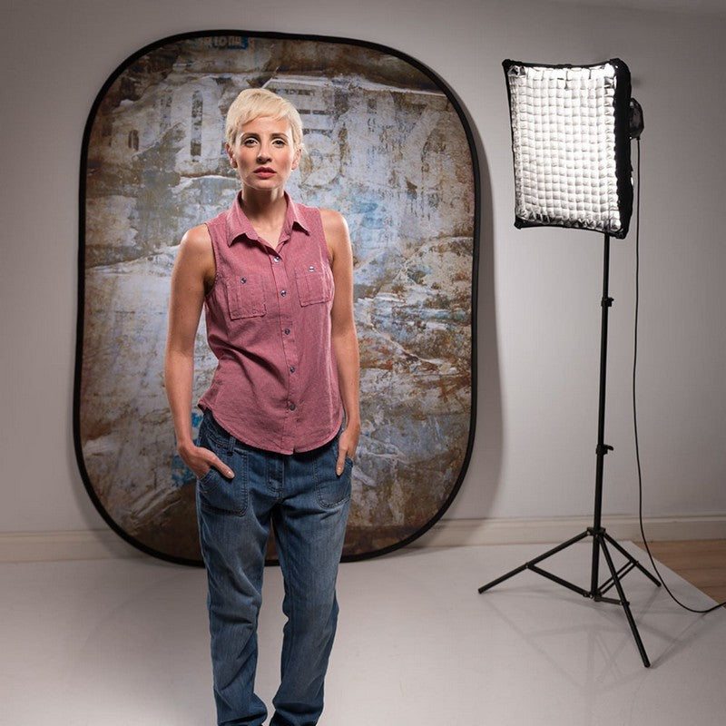 Lastolite Urban Distressed Paper/Graffiti  1,5x2,1m - pozadina na okviru